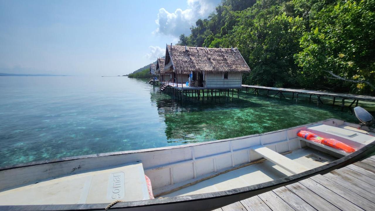 Terimakasih Homestay Pulau Mansuar Exterior foto